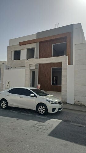 للبيع فلل مودرن مع مصعد 560