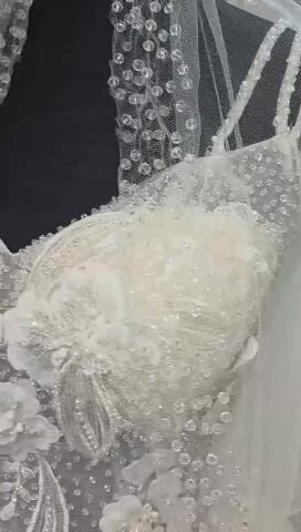 Beautiful wedding dress for rent