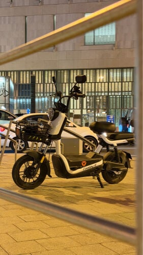 Yadea COOLJOY Electric Scooter