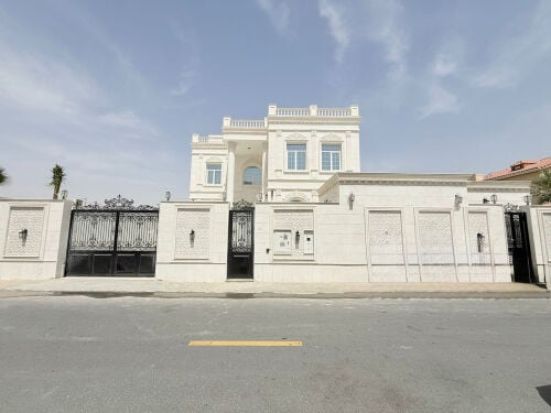 للبيع فيلًا فخمة بالخريطيات 885