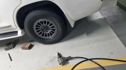 اصلاح وتبديل اطارات خدمة متنقلة