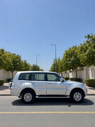 Mitsubishi pajero 2012