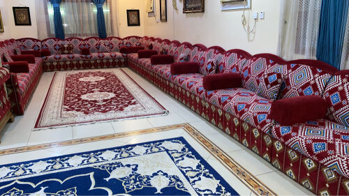 كراسي و طاولات