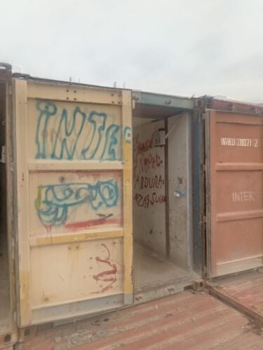 container for sell 20 feet.