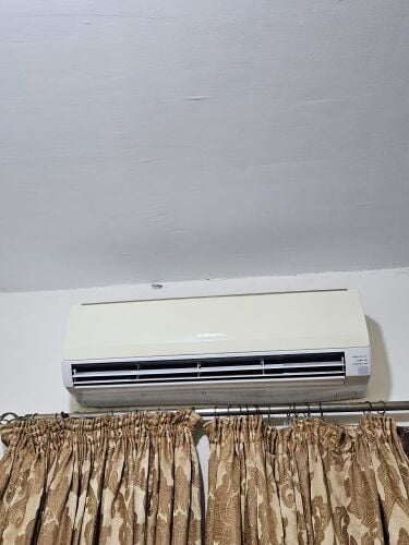 Used AC in Excellent Condition