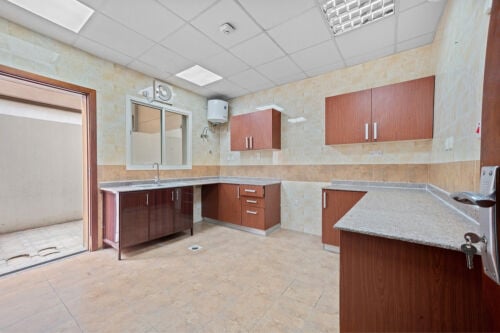  Villa For Rent in Abu Hamour 