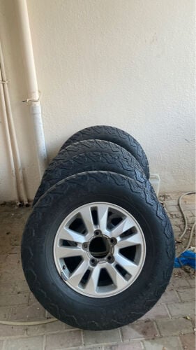 land crusier 17 inch rim+ tyre