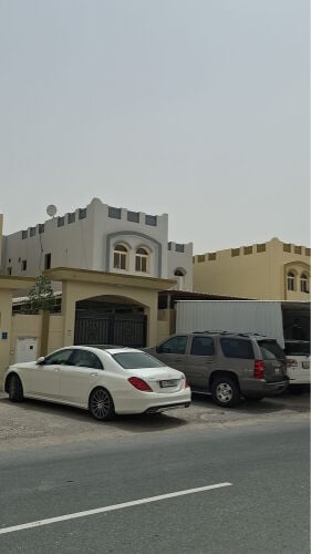 للبيع فيلا مؤجره في الناصريه 
