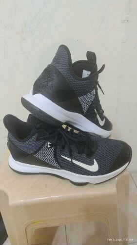 Original Nike Shoes ( size US 11)
