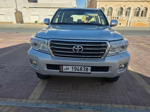Toyota gxr v8 full option 2013