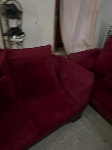 chers set like new3+2+1+1  350 only