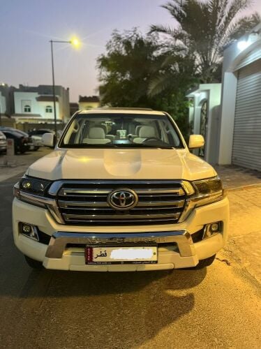 Land Cruiser GXR v8 2016