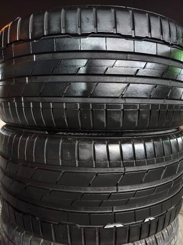 275/35/20 Hankook Tyre Korea 24