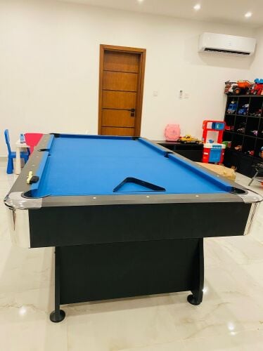 Billiard table 9 feet