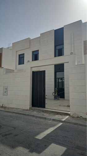 للبيع فلل بالوكرة 557 فخمة 