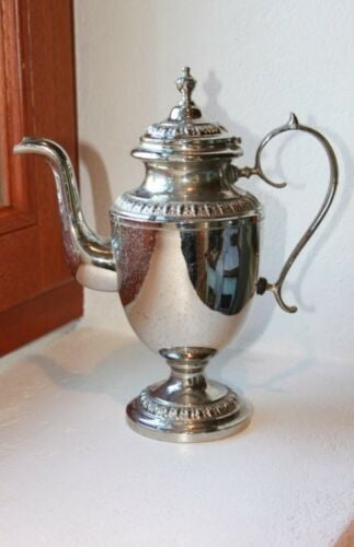 ابريق سويدي قديم نادر