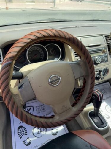 Nissan Tiida 2011