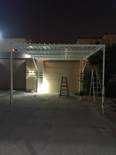 أعمال الحدادة.