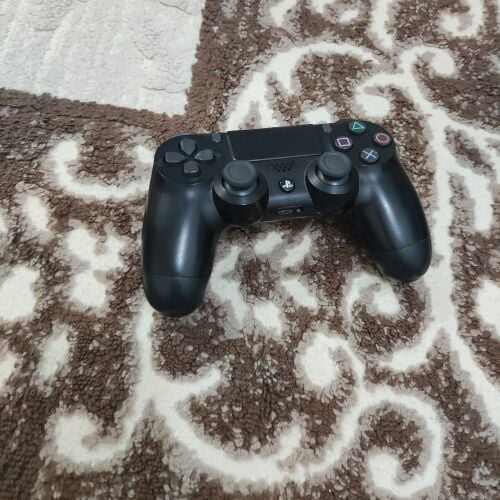 يدة تحكم بلستيشن 4
