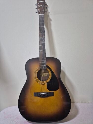 YAMAHA F310P Acoustic Guitar