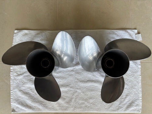 Twin Mercury Enertia 19” propellers