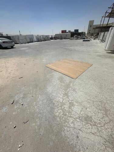 store for rent available  spaces 