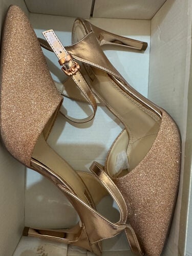 sandals size 41  makeup jewelry 