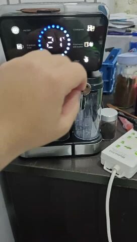 ماكينة قهوة