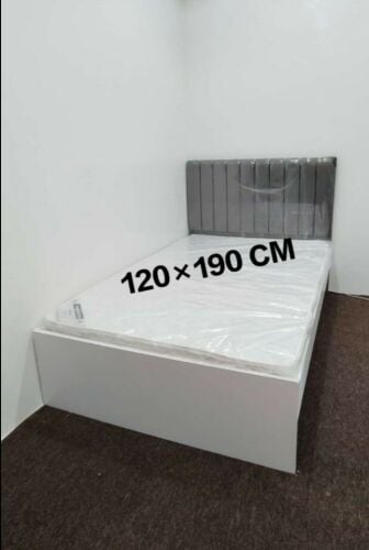 سرير فردي متاح