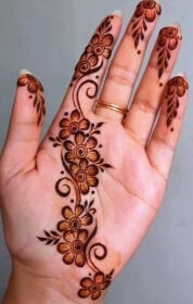 Henna Artist