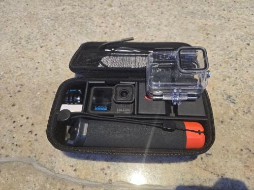 used like new 2 betteries watercase