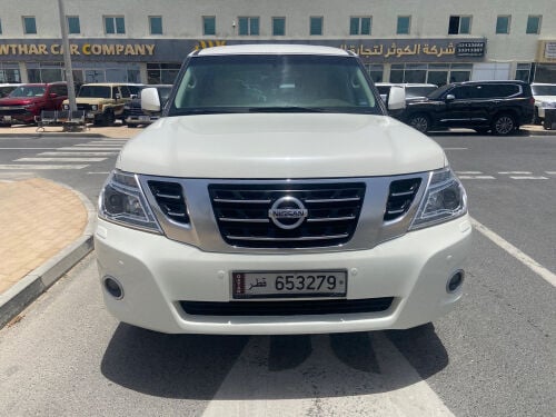 Nissan Titanium 2017 white 
