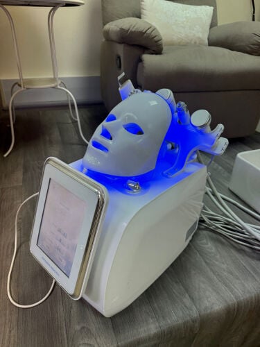 Hydrafacial Machine 7 in 1 salon