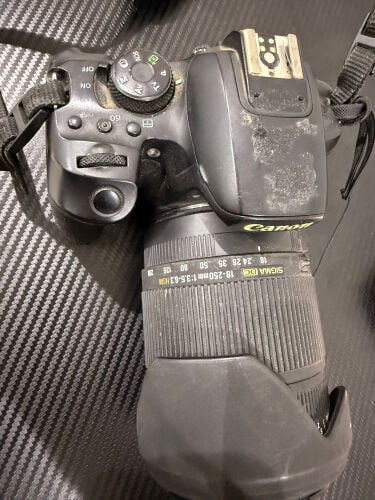 canon eos 850D 