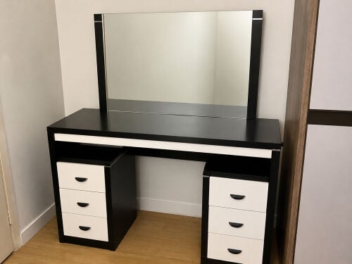 Modern black&White table 