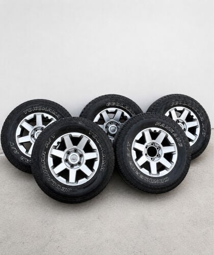Fj Cruiser wheels with tyres 