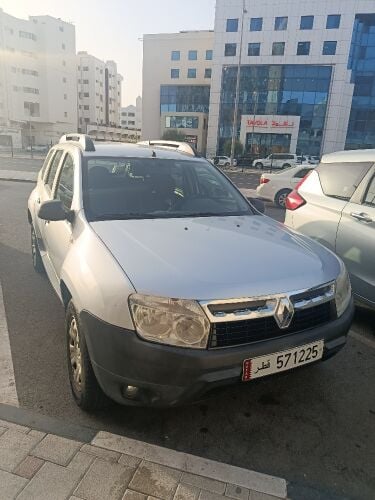 سيارة رينو بحالة جيدة