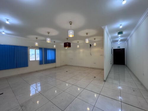 Office 4 Rent In Madent khalefa