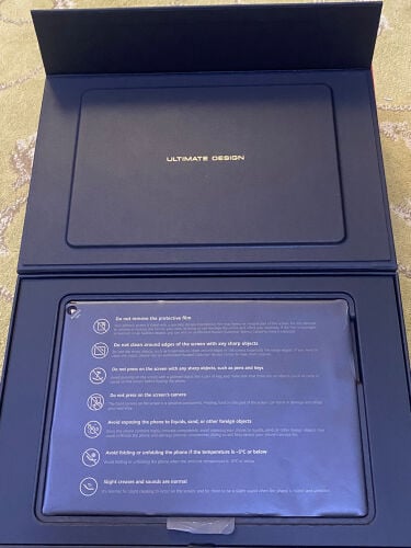 Huawei Mate XT 1 tira