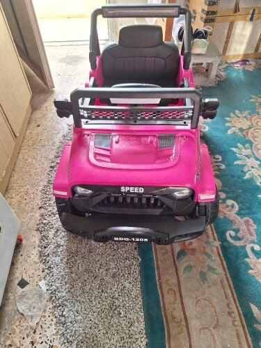 Kids Ride-On Jeep / Battery Car