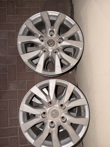2018 Land Cruiser Vxr original rims