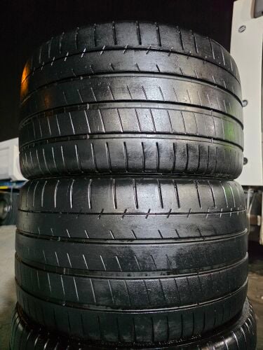 285/30/19 Michelin Tyre
