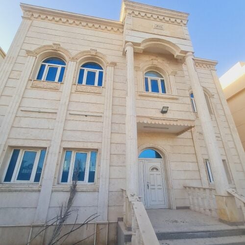 فيلا بمعيذر الجنوبى  ٨ غرف ٣٨١ م