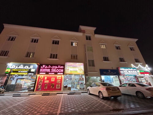 shop in furousiya st for rent