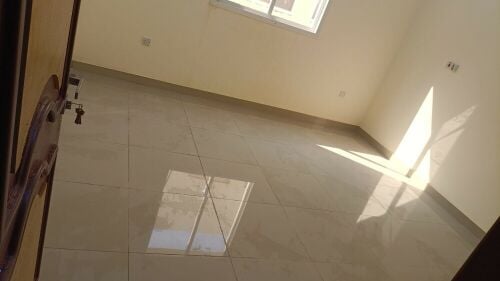 معيذر غرفة ومطبخ وحمام
