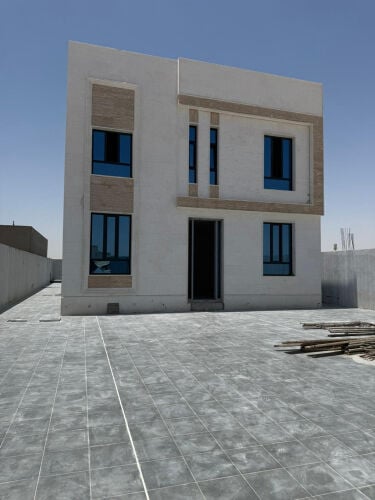 للبيع فيلا بأم صلال على 675