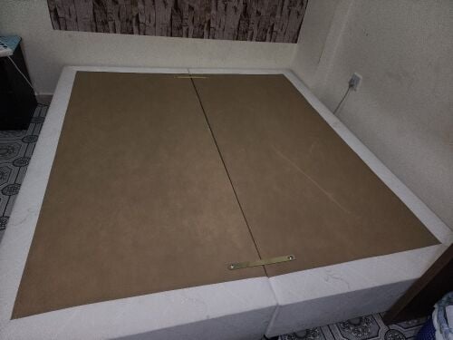 Good condition mattress and bed base size 180* 200 for sale.