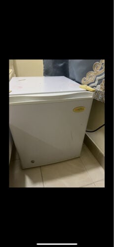 ثلاجة صغيرة