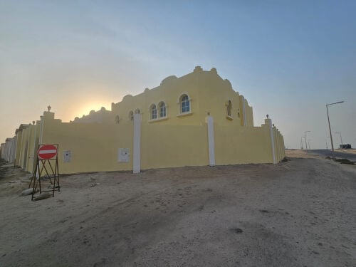 فلتين للبيع في الرويس