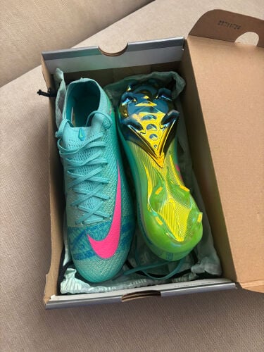 Brand new football shoes 44